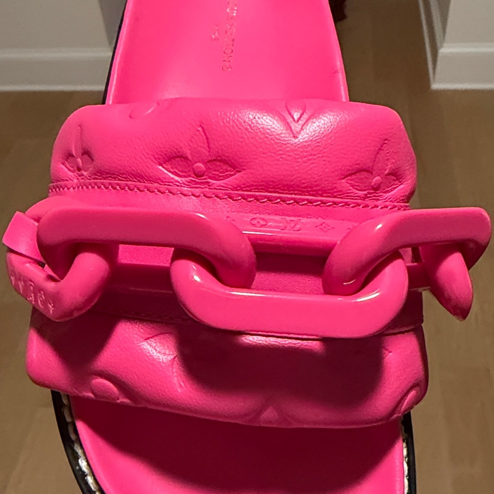 Louis Vuitton Fuchsia Chain Mules - Picture 5 of 8